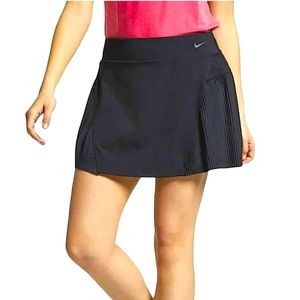 NWT NIKE Golf Pleated Black Skirt Skort Sz M $85 Dri-Fit AV3646-010